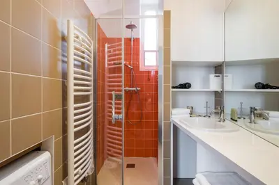 Salle de bains dans l'établissement HONORÊ SUITE BOISSAC
