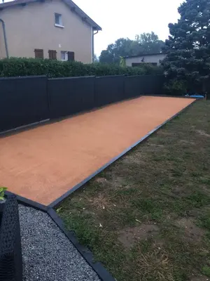 Tennis ou squash au sein de le séjour chez l'habitant ou à proximité