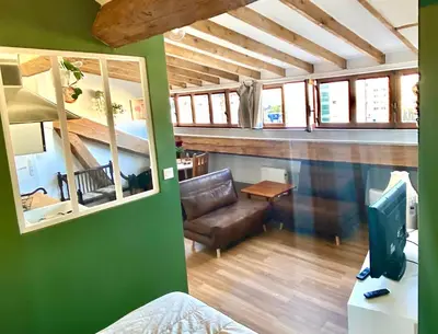 Coin salon dans l'établissement Rétro chic au coeur de Villeurbanne