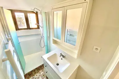 Salle de bains dans l'établissement Rétro chic au coeur de Villeurbanne