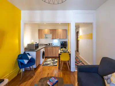 Cuisine ou kitchenette dans l'établissement LE DEDIEU - HYPERCENTRE GARAGE GRATUIT WiFi NETFLIX AMAZON PRIME