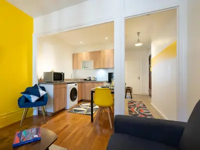 Cuisine ou kitchenette dans l'établissement LE DEDIEU - HYPERCENTRE GARAGE GRATUIT WiFi NETFLIX AMAZON PRIME