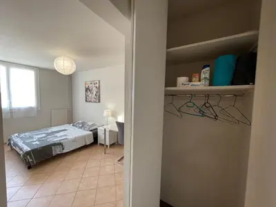 Un ou plusieurs lits dans un hébergement de l'établissement Chambre Privée en colocation dans un appartement Vaulx en Velin Centre