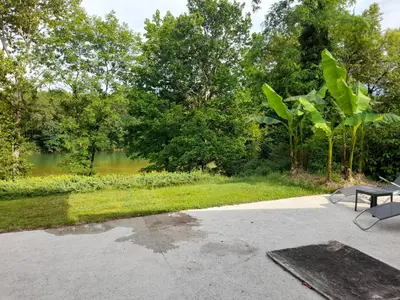 Jardin de l'établissement La Maison au bord de l'Ain