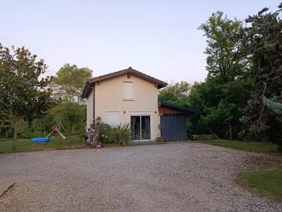 Jardin de l'établissement La Maison au bord de l'Ain