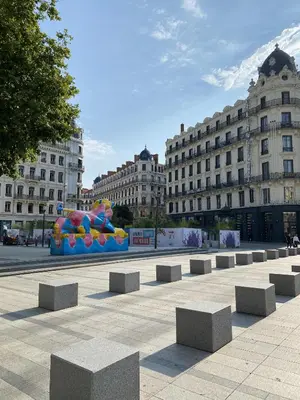 Aire de jeux pour enfants de l'établissement Appartement de Standing pour 6 refait à neuf