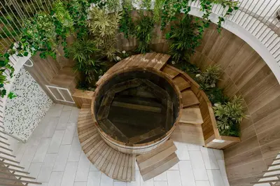 Jardin de l'établissement GOLDEN TULIP LYON OUEST TECHLID Hotel & Spa