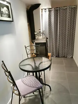 Cuisine ou kitchenette dans l'établissement Villardy