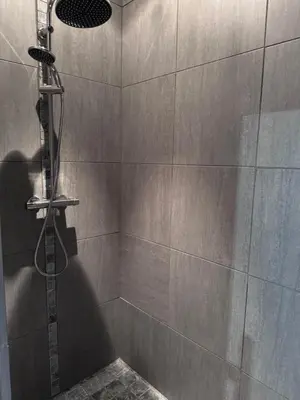 Salle de bains dans l'établissement Le Montagnon