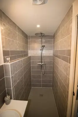 Salle de bains dans l'établissement Chambres d hôtes au Domaine de Robert