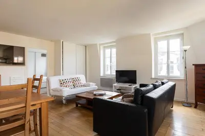 Télévision ou salle de divertissement dans l'établissement DIFY Palais - Cordeliers