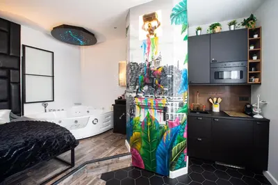 Cuisine ou kitchenette dans l'établissement URBAN JUNGLE SPA