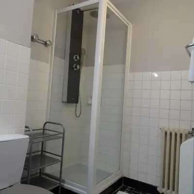 Salle de bains dans l'établissement Europa Hotel