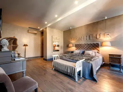 Un ou plusieurs lits dans un hébergement de l'établissement Hôtel de la Tour