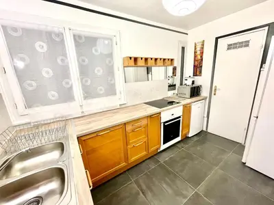 Cuisine ou kitchenette dans l'établissement Chambre privée en colocation dans un appartement au centre de rillieux la pape
