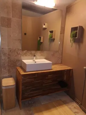 Salle de bains dans l'établissement Maison Pérouges spa
