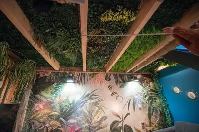 Jardin de l'établissement JUNGLE ROOM évadez vous cosy luxe gare autoroute