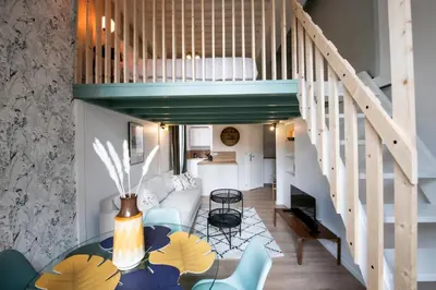 Coin salon dans l'établissement Le Gary - Appartement atypique refait à neuf - A deux pas Parc Tête d'Or