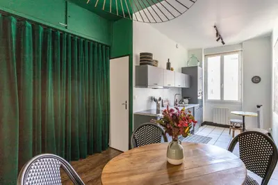 Cuisine ou kitchenette dans l'établissement LE COURSIVE - Charmant T2 à Villeurbanne
