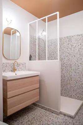 Salle de bains dans l'établissement Suite Georgia - appartement 2 personnes - Check in h24 & Wifi
