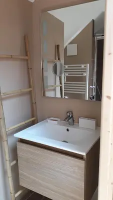 Salle de bains dans l'établissement Agréable gîte en pleine nature
