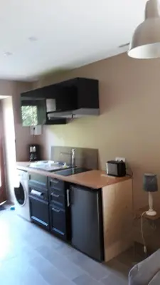 Cuisine ou kitchenette dans l'établissement Agréable gîte en pleine nature