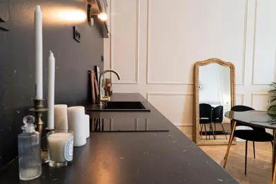 Cuisine ou kitchenette dans l'établissement Suite Ocre