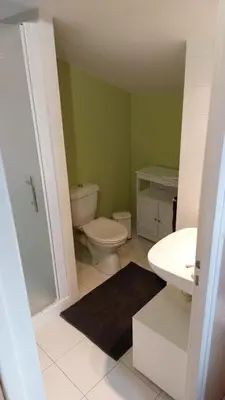 Salle de bains dans l'établissement L'Orée du Bois Bettu