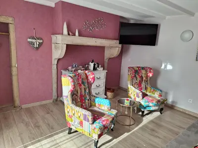 Coin salon dans l'établissement L'Orée du Bois Bettu