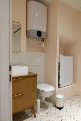 Salle de bains dans l'établissement HIMA, Beau T2 rénové à neuf Châteaucreux Gare