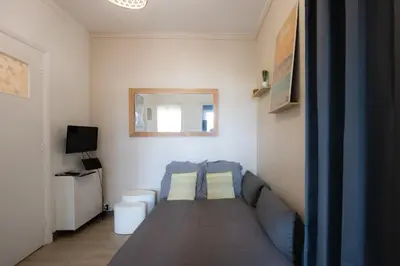 Télévision ou salle de divertissement dans l'établissement Le Saint Mo' - Joli appartement tout confort au coeur de Monplaisir