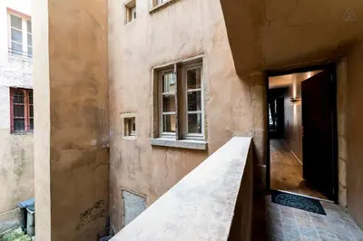 Plan de l'établissement All in Lyon | Beau bijou au cœur du Vieux Lyon