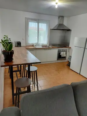 Cuisine ou kitchenette dans l'établissement K&N - Maison à partager avec d'autres voyageurs - Chambre privée - Jardin - Balcon