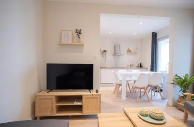 Télévision ou salle de divertissement dans l'établissement 