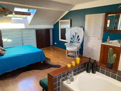 Un ou plusieurs lits dans un hébergement de l'établissement Maison Auguste
