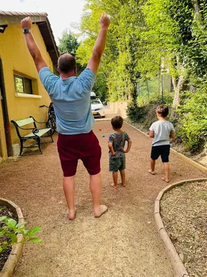 Enfants séjournant dans l'établissement Les Cabanons