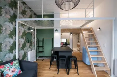 Coin salon dans l'établissement Le Canopée - Beau studio atypique quais du Rhône