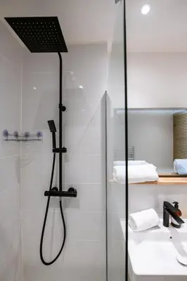 Salle de bains dans l'établissement Le Canopée - Beau studio atypique quais du Rhône