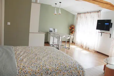 Un ou plusieurs lits dans un hébergement de l'établissement Saint Etienne : appartement Châteaucreux 40 M2