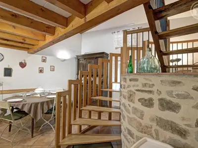 Plan de l'établissement Gîte Authentique avec Wifi et Cheminée à Véranne - FR-1-496-256