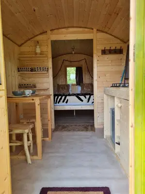 Cuisine ou kitchenette dans l'établissement LES ROULOTTES DU PILAT