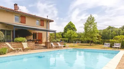 Piscine de l'établissement Chez Odile & Colin ou située à proximité