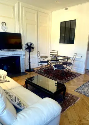 Télévision ou salle de divertissement dans l'établissement Vue sur l'eau