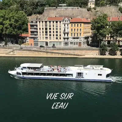 Vue sur l'eau