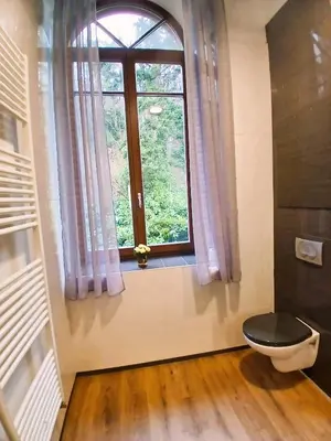 Salle de bains dans l'établissement T4 en duplex, résidence atypique en pleine forêt