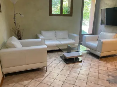 Coin salon dans l'établissement Maison 3 chambres, 3 SdB, terrasse, piscine, spa