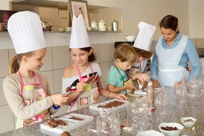 Clients de l'établissement La Maison de Karen Chocolat