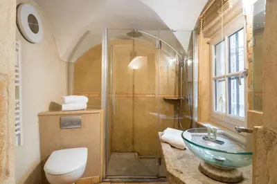 Salle de bains dans l'établissement Honorê - Suite Romain Rolland