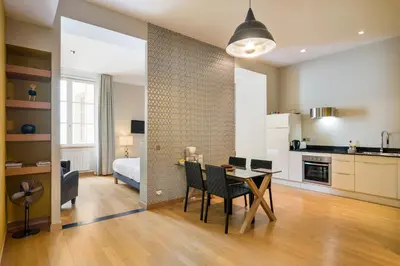 Cuisine ou kitchenette dans l'établissement Honorê - Suites Bellecour