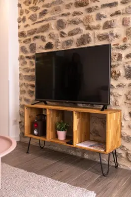 Télévision ou salle de divertissement dans l'établissement CONFORTABLE 2 PIÈCES AU CŒUR DU CENTRE HISTORIQUE